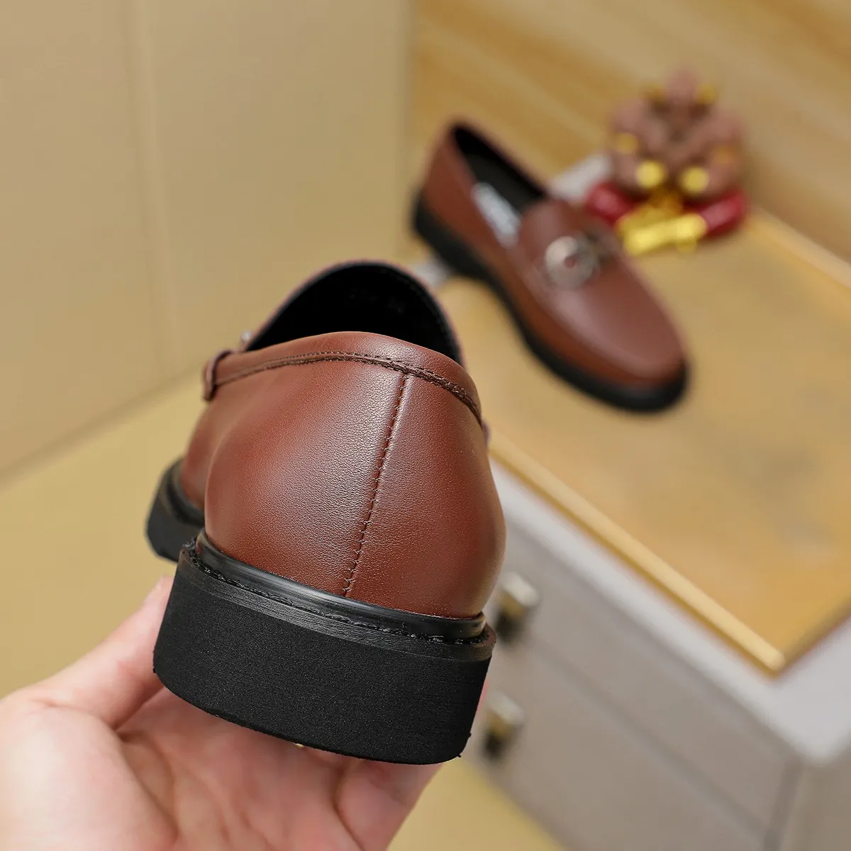 Men's shoes 💰500 Ferragamo [Ferragamo] top imported suit men's shoes 💯Original copy of the official website, product materials: selected imported embossed calfskin + luxury hardware buckle accessories ~ imported water-dyed cow 🐂 leather lining. Strong three-dimensional visual effect, original combination outsole, multiple colors available😘 Size: 38-44 (.45.46. Customized)